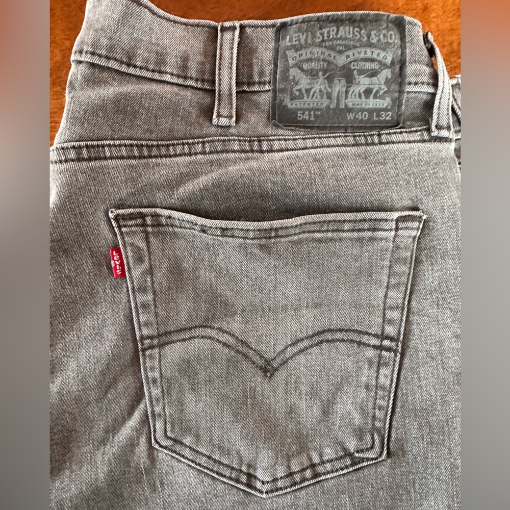 Levi’s Gray Wash Jeans — 541 Athletic Taper, Men’s 40x32, Like New - Picture 6 of 6